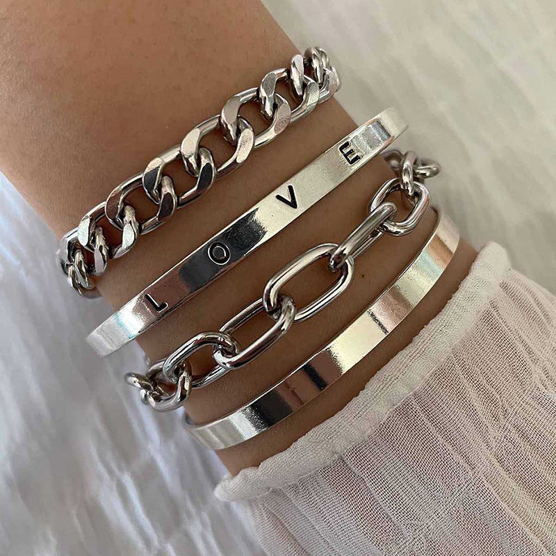 Armband-Set Elan Mercer aus Weißgold von Rose & Oliver, mit elegantem Design und verfeinerten Details.
