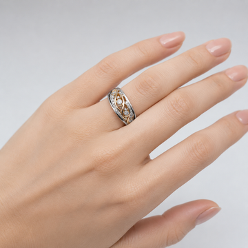 Anillo vintage de dos colores con plata y oro rosa de Rose & Oliver, con detalles elegantes y acabado brillante.